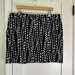 Weekends by Chico’s Black/White Skort